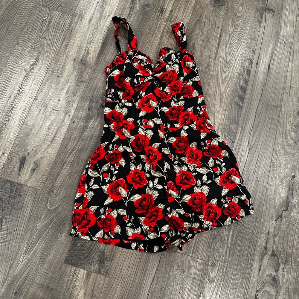 Hearts and found rose print romper size XL